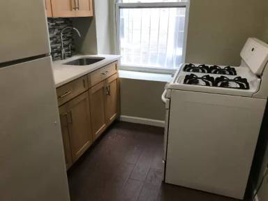Main picture of 1564 Lincoln Pl