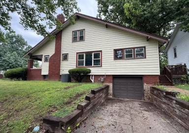 Main picture of 396 S McClellan St