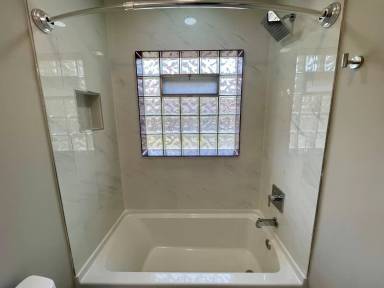 Main picture of 1542 N Hawthorne Ln