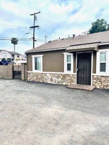 Main picture of 2384 El Prado Ave