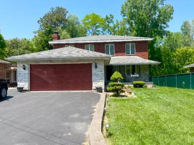 Main picture of 71 Briar Ave