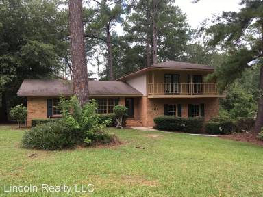 Main picture of 2118 Lakeshore Dr