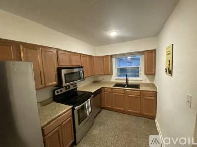 Main picture of 523 E Hollywood Blvd
