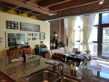 Main picture of 1000 West Adams Condo