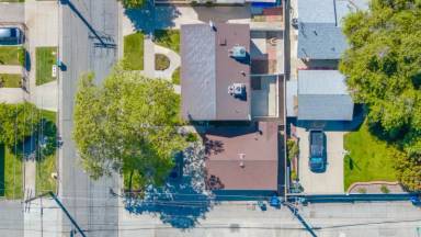 Main picture of 217 W Carroll Ave