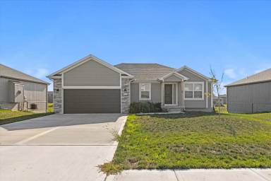 Main picture of 709 Poplar Cir