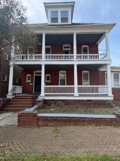 Main picture of 511 Hampton Pl
