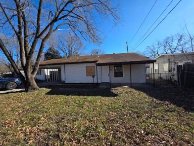 Main picture of 302 Saint Leonard Dr