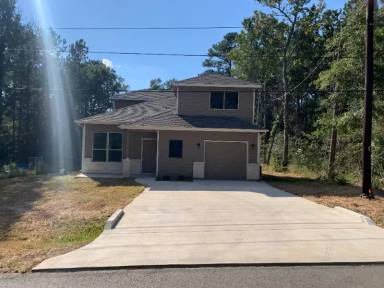 Main picture of 15671 Oak Dr