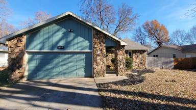 Main picture of 3428 S Kickapoo Ave