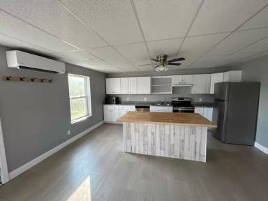 Main picture of 40 Stetson Rd