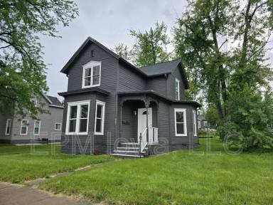Main picture of 661 15th Ave SW