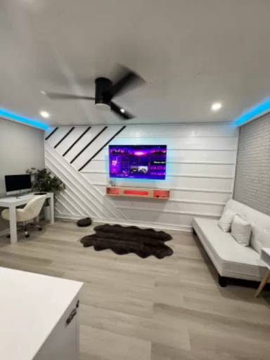 Main picture of 1030 NW 200th Ter