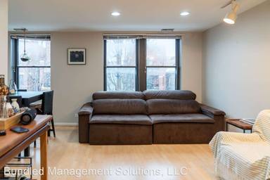Main picture of 2518 N Southport Ave