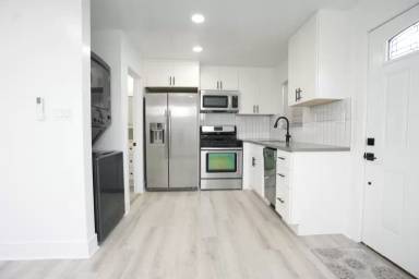 Main picture of 6859 Aura Ave