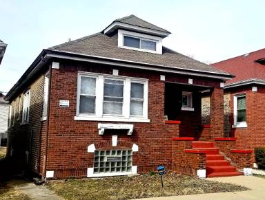 Main picture of 8608 S Kingston Ave