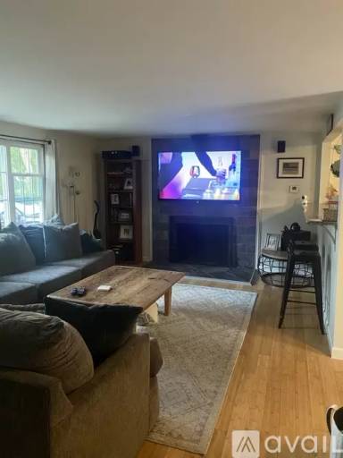 Main picture of 17 Cyrus Dr