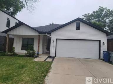 Main picture of 1112 Muncie Ave