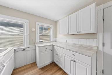 Main picture of 53 1/2 Sterling Ave