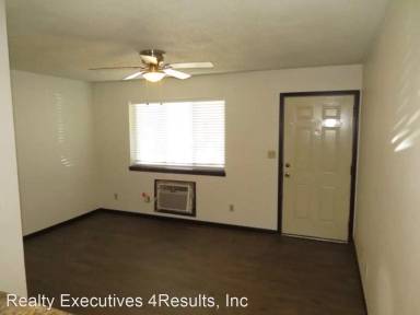 Main picture of 900 E 11th Ave