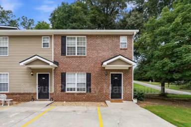 Main picture of 515 Lawson St