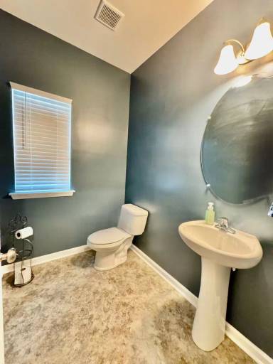 Main picture of 202 Bennetts Grove Ln