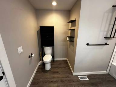 Main picture of 2924 Felix St