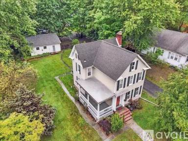 Main picture of 112 E Brown St
