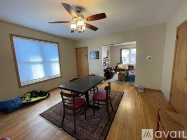 Main picture of 214 N Dickinson St