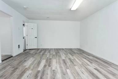 Main picture of 1123 S M St