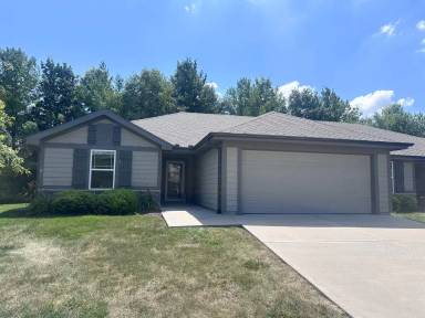 Main picture of 8109 SE 6th St