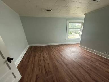 Main picture of 100 South 8th St. - 2