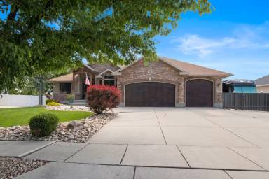 Main picture of 2097 W Meridies Dr