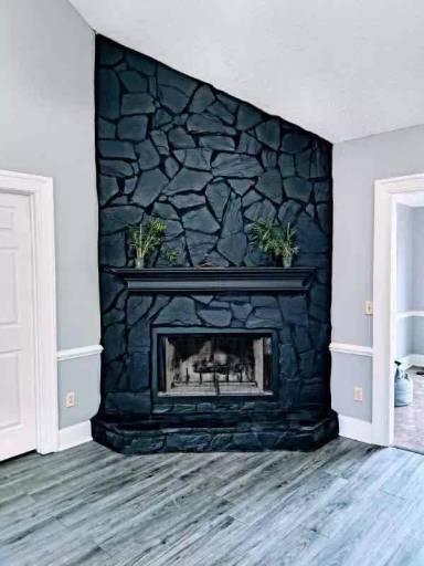 Main picture of 100 Westridge Rd