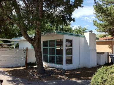 Main picture of 5008 Pershing Ave SE
