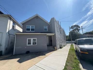 Main picture of 1136 Monroe Ave