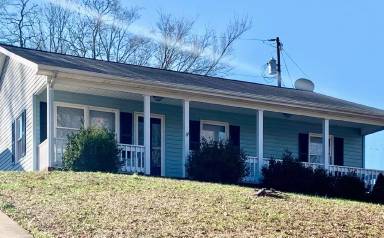 Main picture of 2497 E Spencer Ave