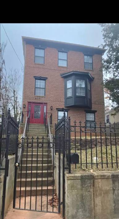 Main picture of 5115 Bass Pl SE