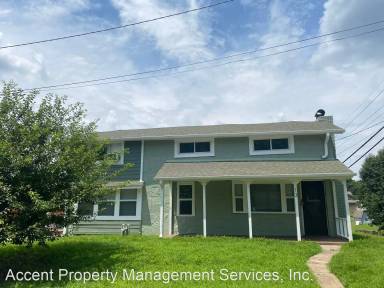 Main picture of 13 E 9th St