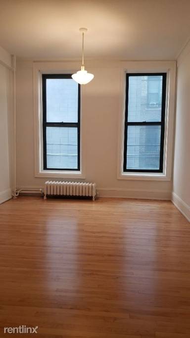 Main picture of 410 S Michigan Ave Apartments