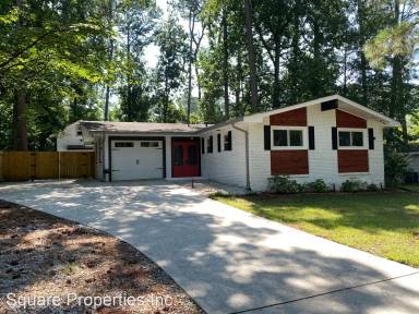 Main picture of 2565 Woodacres Rd NE
