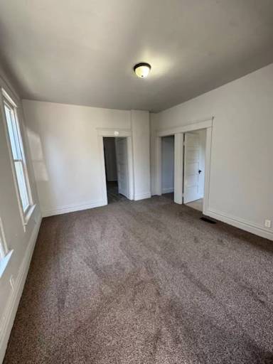 Main picture of 427 E Taber St