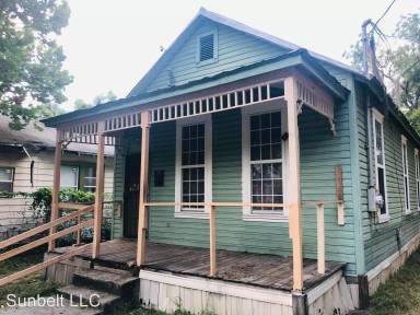 Main picture of 2551 Calvin St