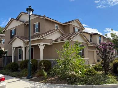 Main picture of 700 Apricot Cir
