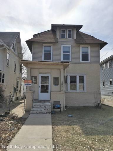 Main picture of 420 4th St SE