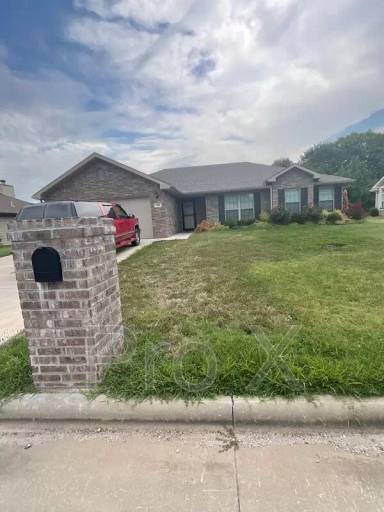 Main picture of 705 Elliott Dr