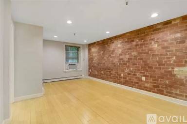 Main picture of 319 Barrow St
