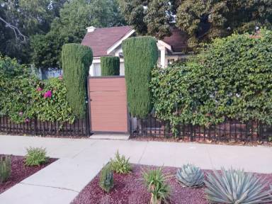 Main picture of 4221 Effie St