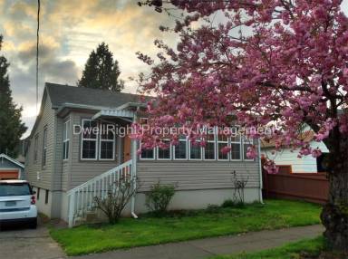 Main picture of 4415 N Haight Ave