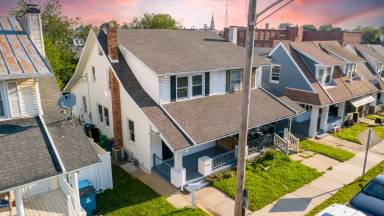 Main picture of 1115 W Princess St